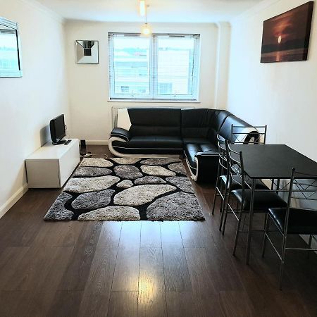 Spacious Modern Flat In Luton Town Centre Εξωτερικό φωτογραφία